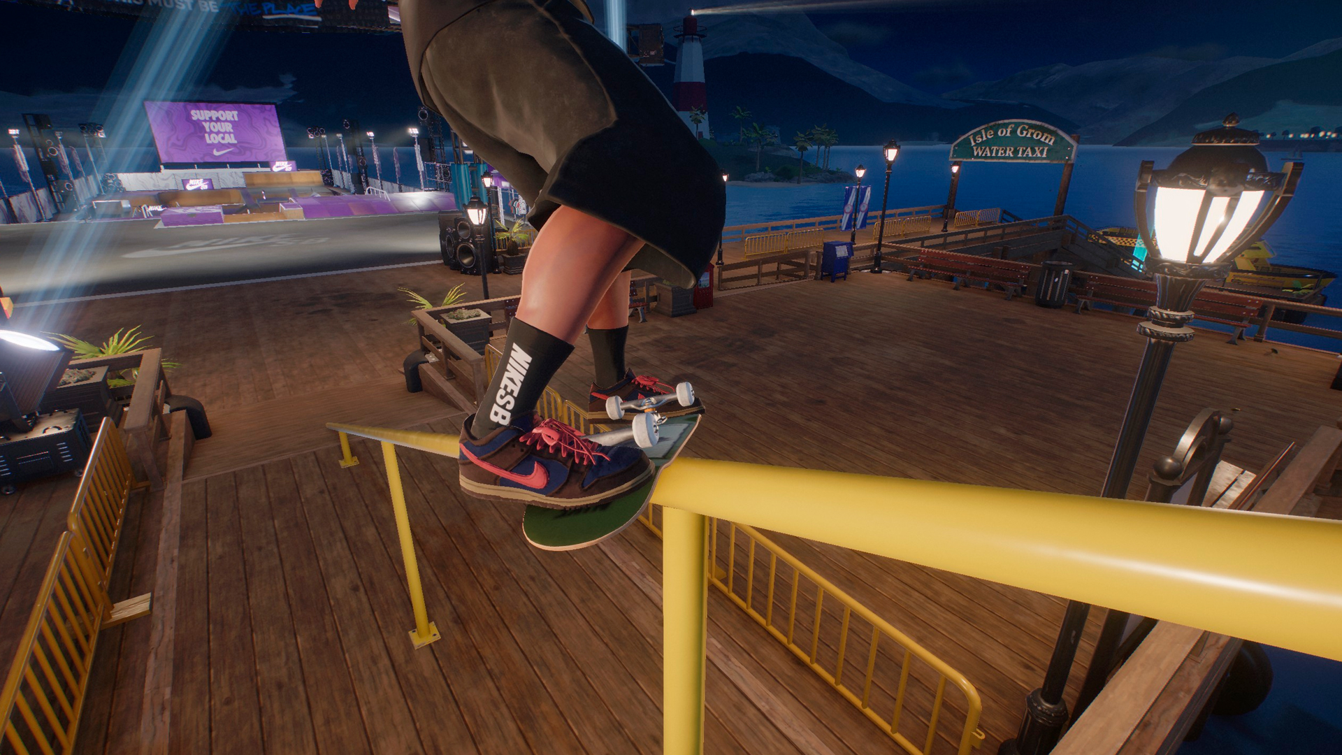 Skate se calza las Nike SB, mientras busca el equilibrio perfecto